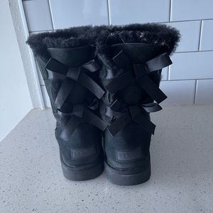 Well loved Ugg boots - size 9 - black with cute little bows
